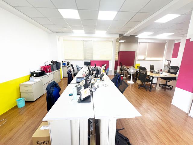 Floor 3 office area at Alliance Park A1 Zone